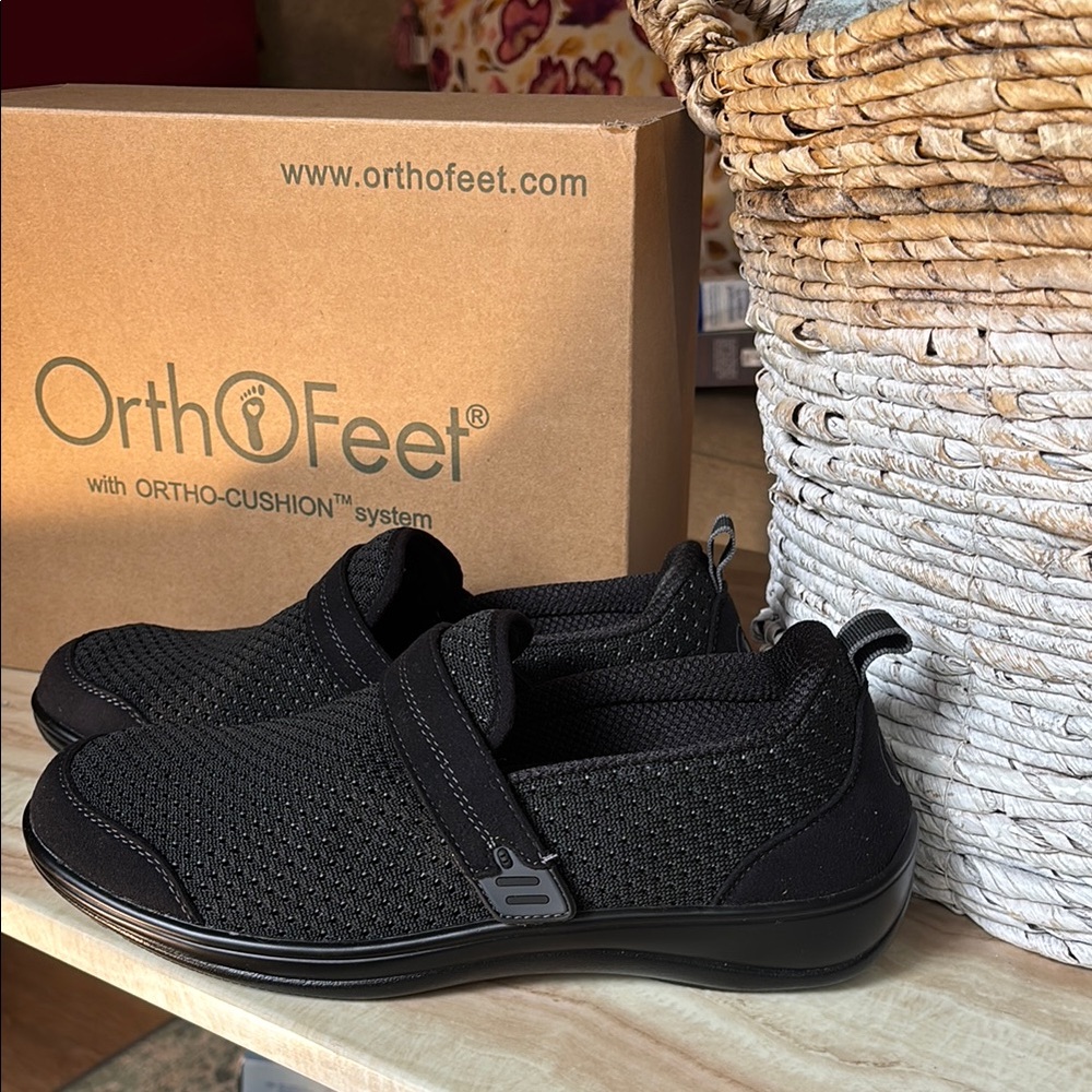 ORTHOFEET Quincy woman’s slip on black NEW size 9 medium